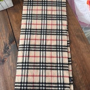 Burberry cashmere scarf